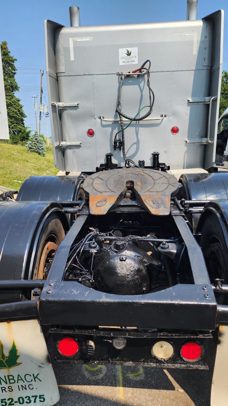 2005 Peterbilt Long Nose